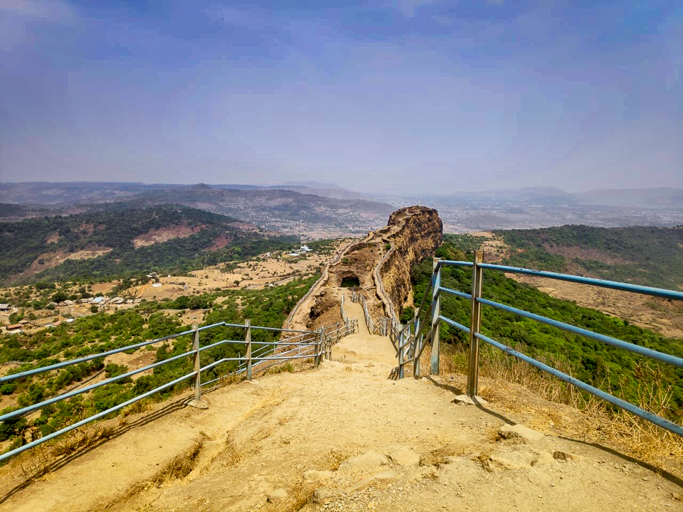 Lohagad-Fort-trek-vinchukata