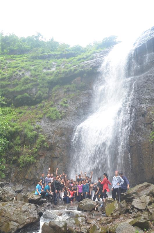 Bhivpuri-Waterfall-Rappelling