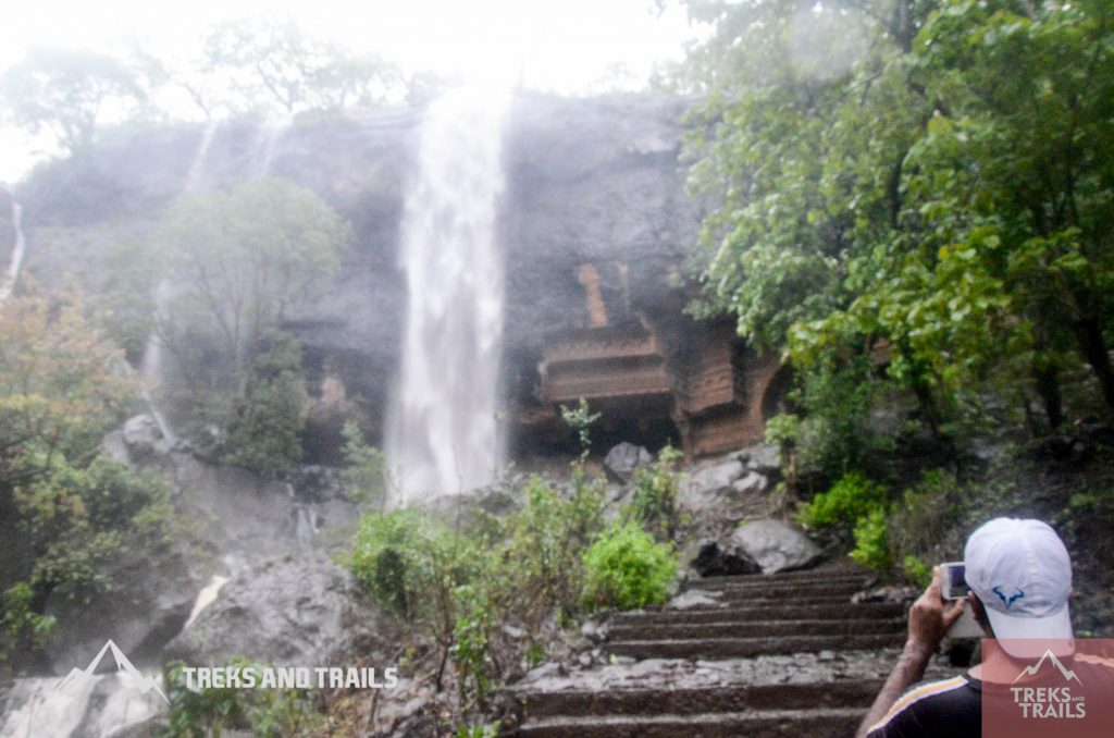 Kondane-Waterfall-Monsoon-Trek