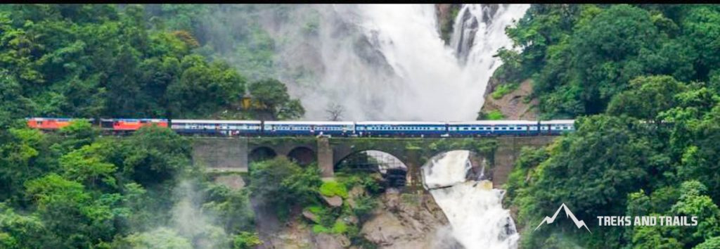 Dudhsagar-Waterfall-Train-Trek 