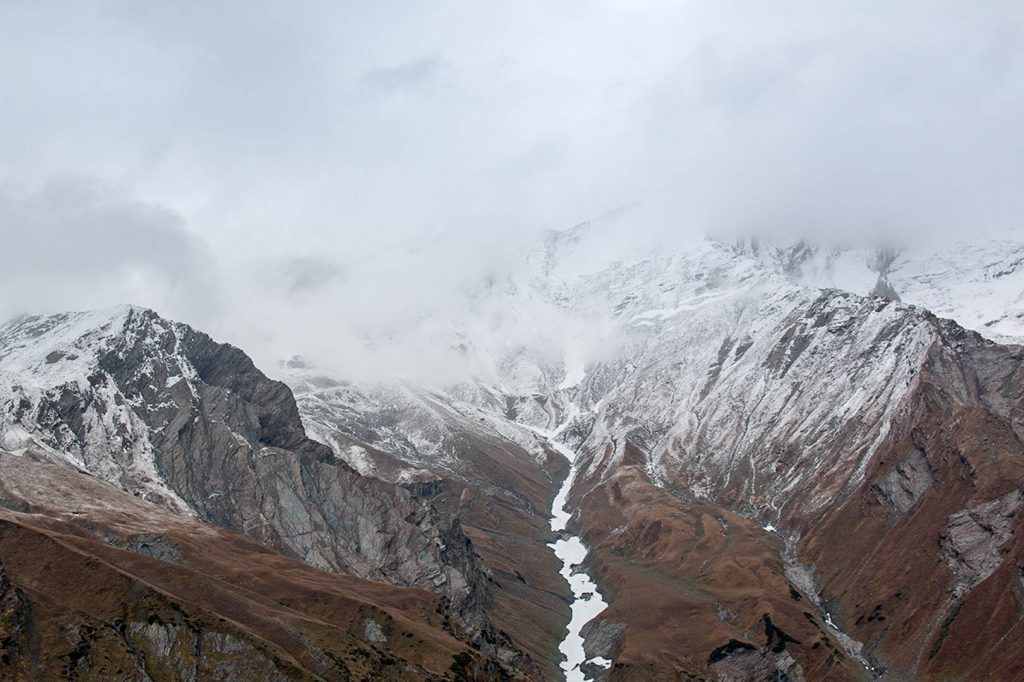 Basic-Mountaineering-Course-River-Crossing