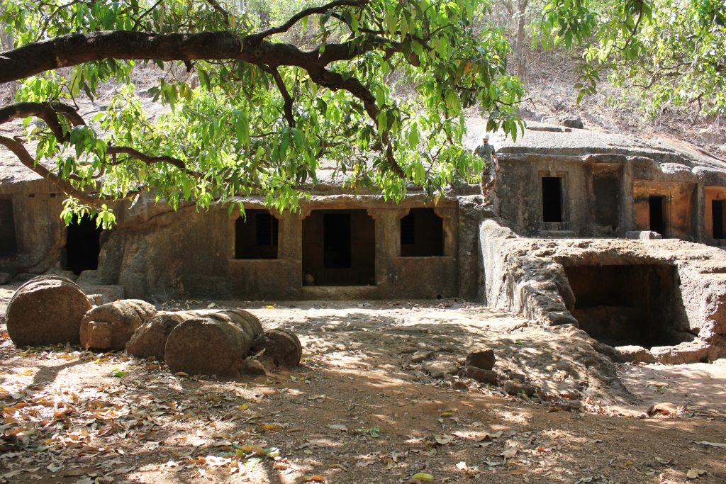 Panhalekaji-Caves 