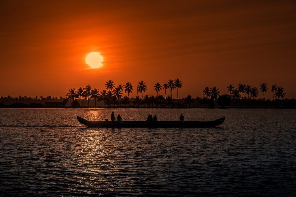 sunset-kerala-backwaters