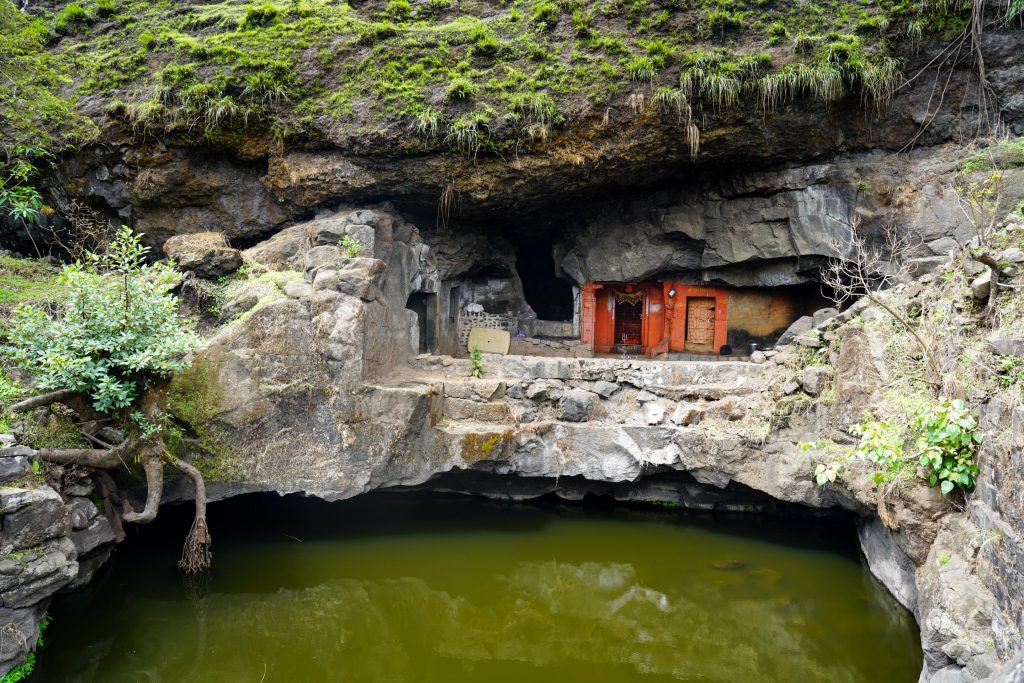 Tikona-Fort-Caves